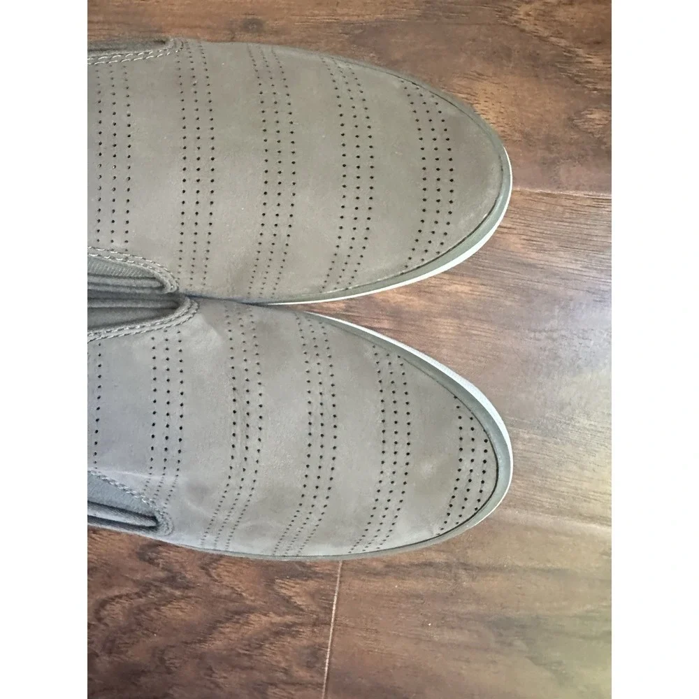 Sperry Womens Army Green Perforated Slip-On Shoes 9M Memory Foam Casual Comfort